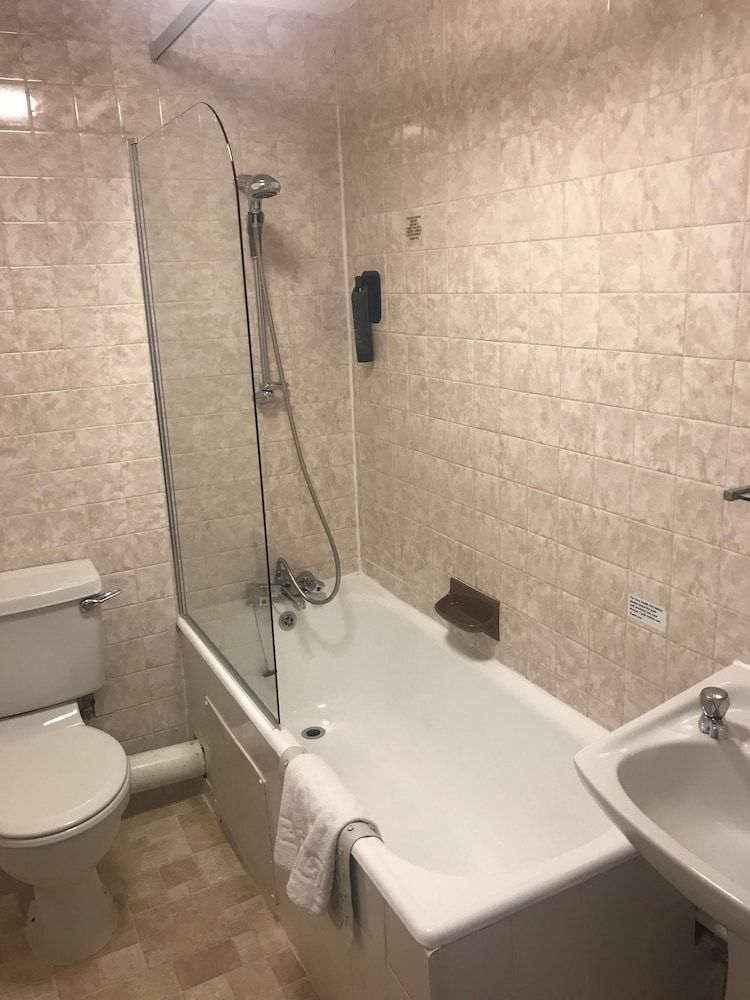 Cairn Hotel Classic Single Room 5