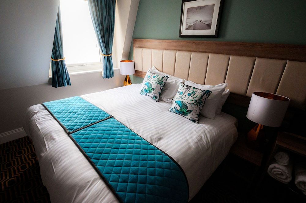 Llandudno Bay Hotel Classic Double or Twin Room, 1 King Bed, Sea View, Sea Facing 6