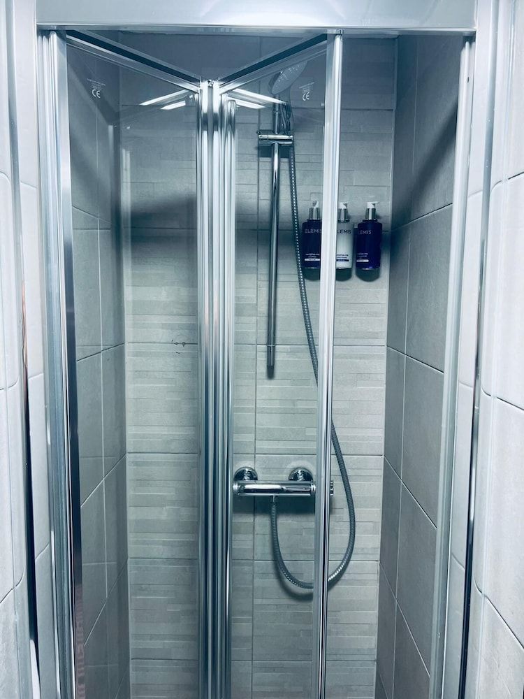 Llandudno Bay Hotel Classic Double or Twin Room, 1 King Bed, Sea View, Sea Facing 8