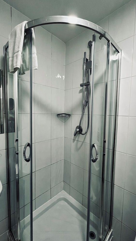 Arriva Hotel Double Room 9