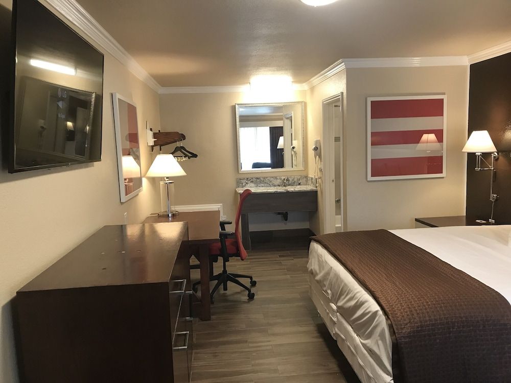 Abby's Anaheimer Inn