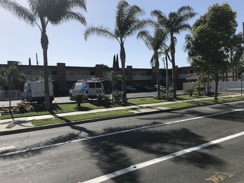 undefined Abby's Anaheimer Inn 4