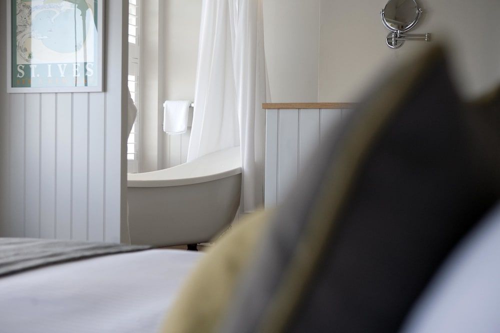 Pedn Olva Deluxe Suite 3