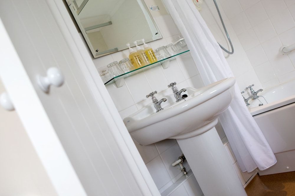 Pedn Olva Standard Double with Sea View 2