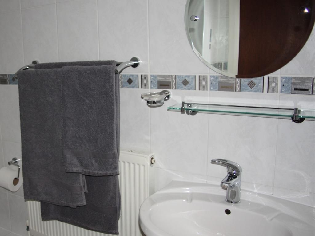 The Brewers Arms Double room-Ensuite with Bath 3