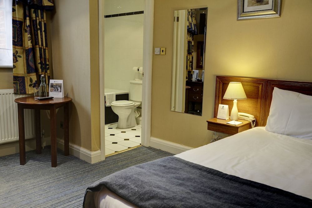 The Rose and Crown Hotel – Tonbridge Single Room, Ensuite, City View 3