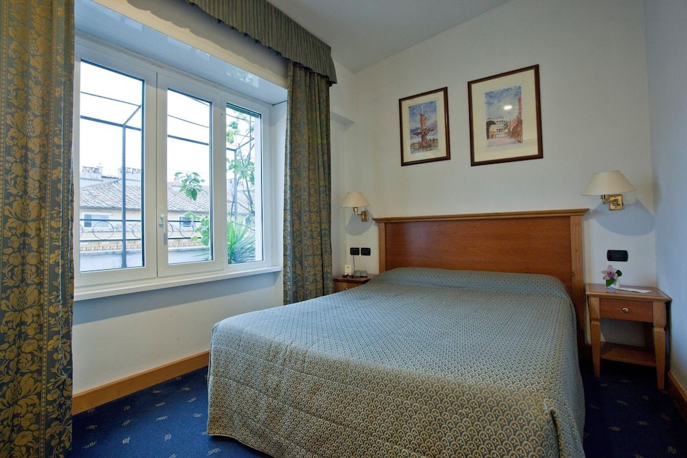 Hotel Diplomatic Standard Double or Twin Room 6