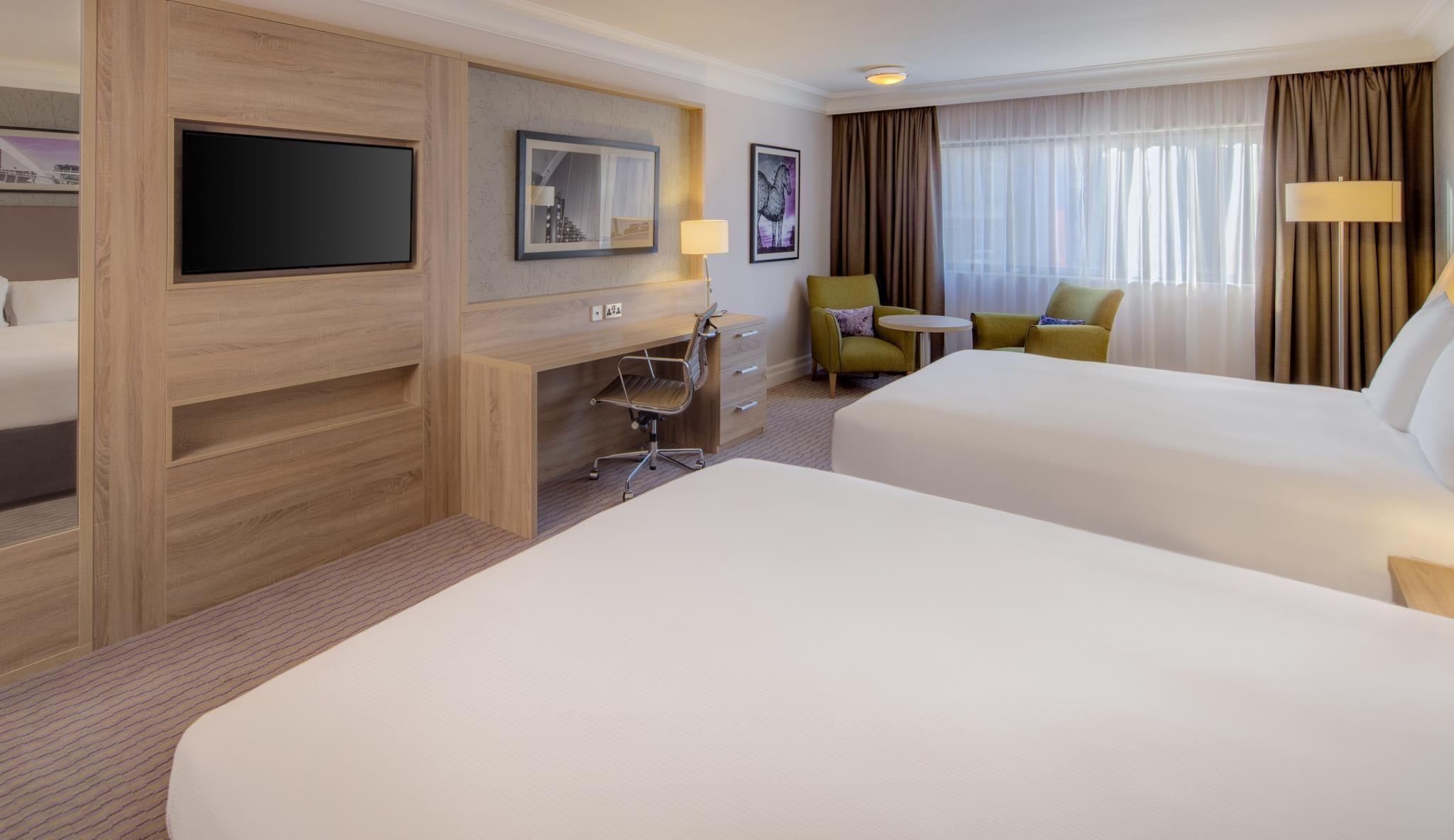 DoubleTree by Hilton Glasgow Central Twin Guest Room
