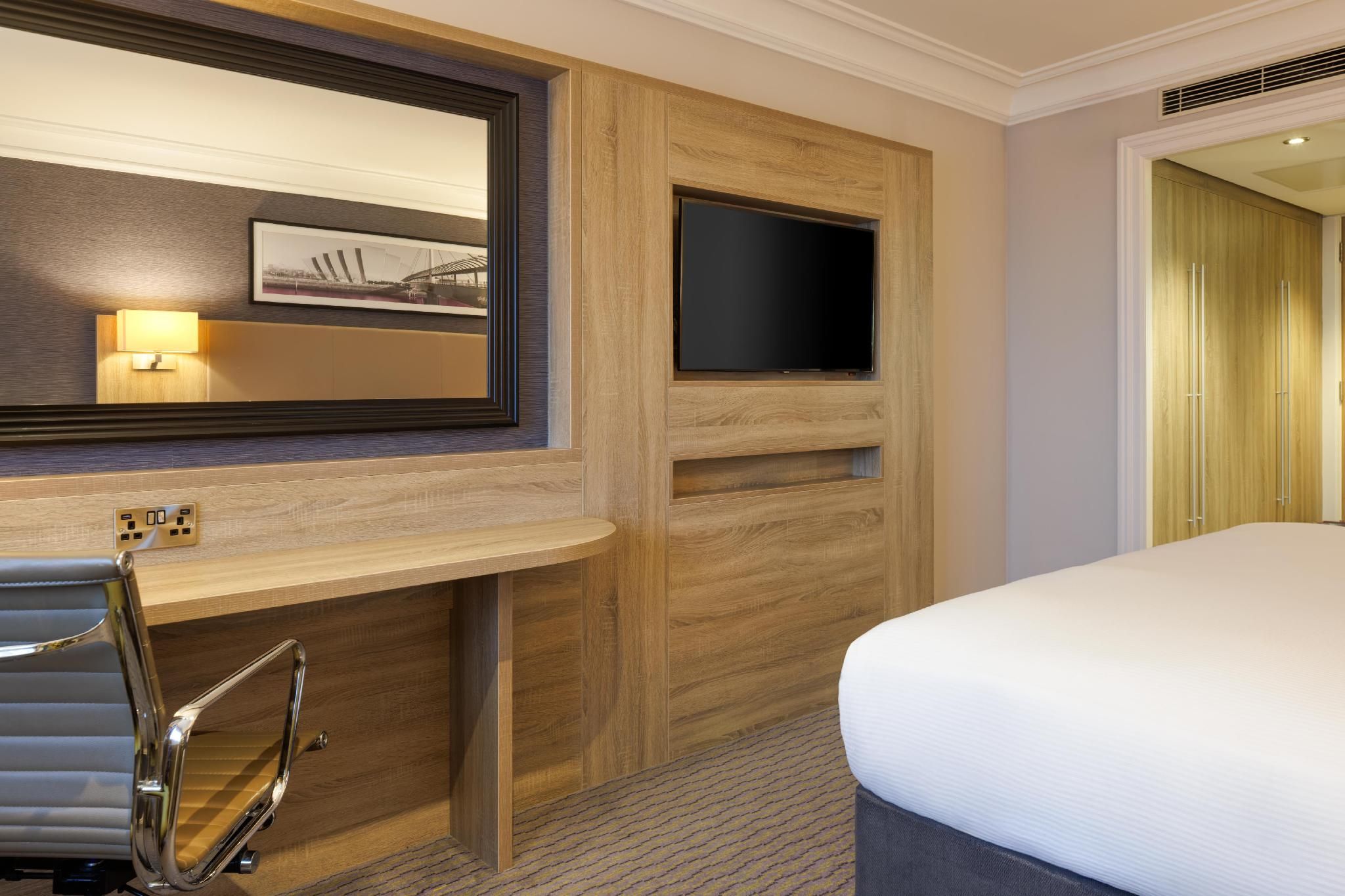 undefined DoubleTree by Hilton Glasgow Central 3