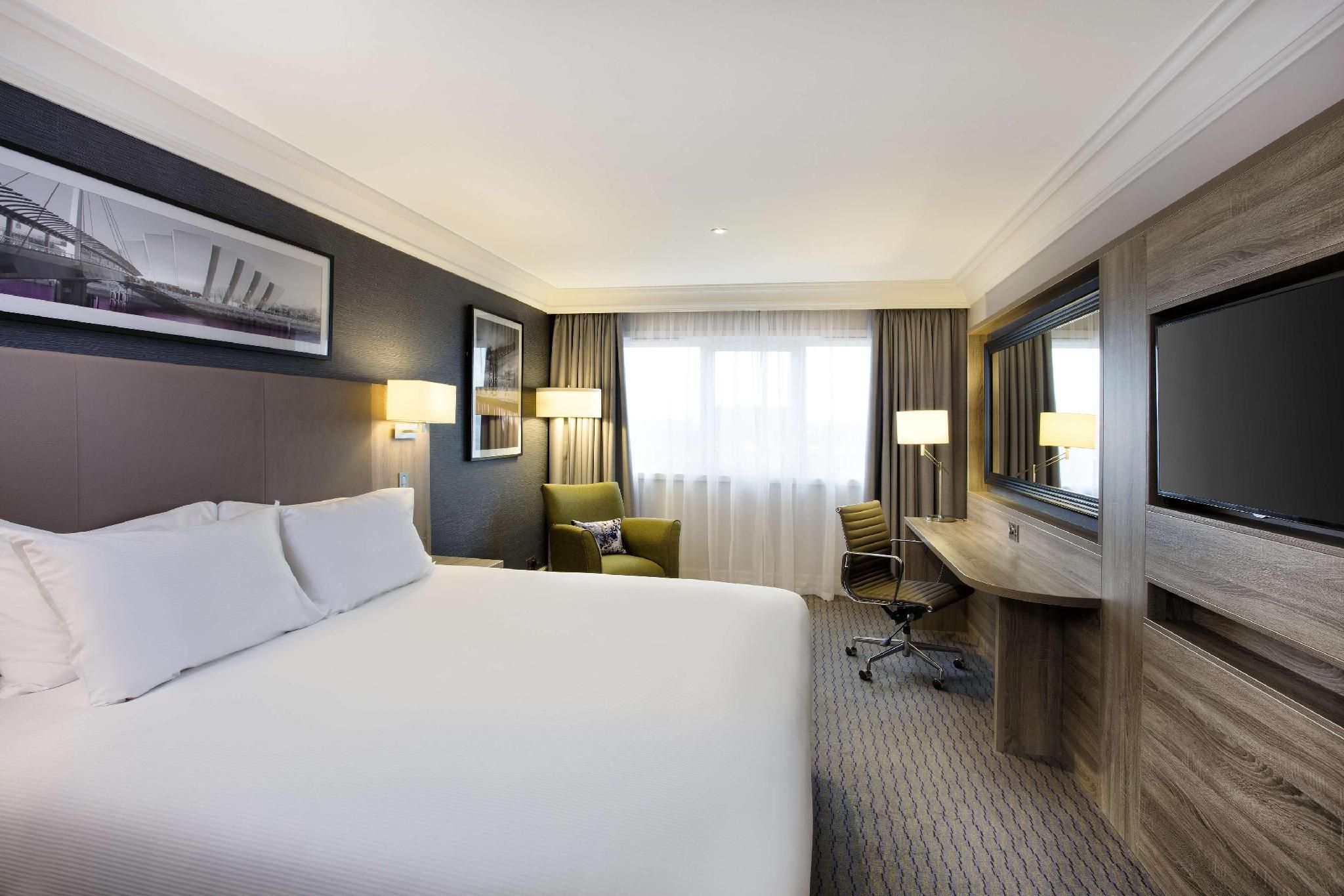 undefined DoubleTree by Hilton Glasgow Central 4