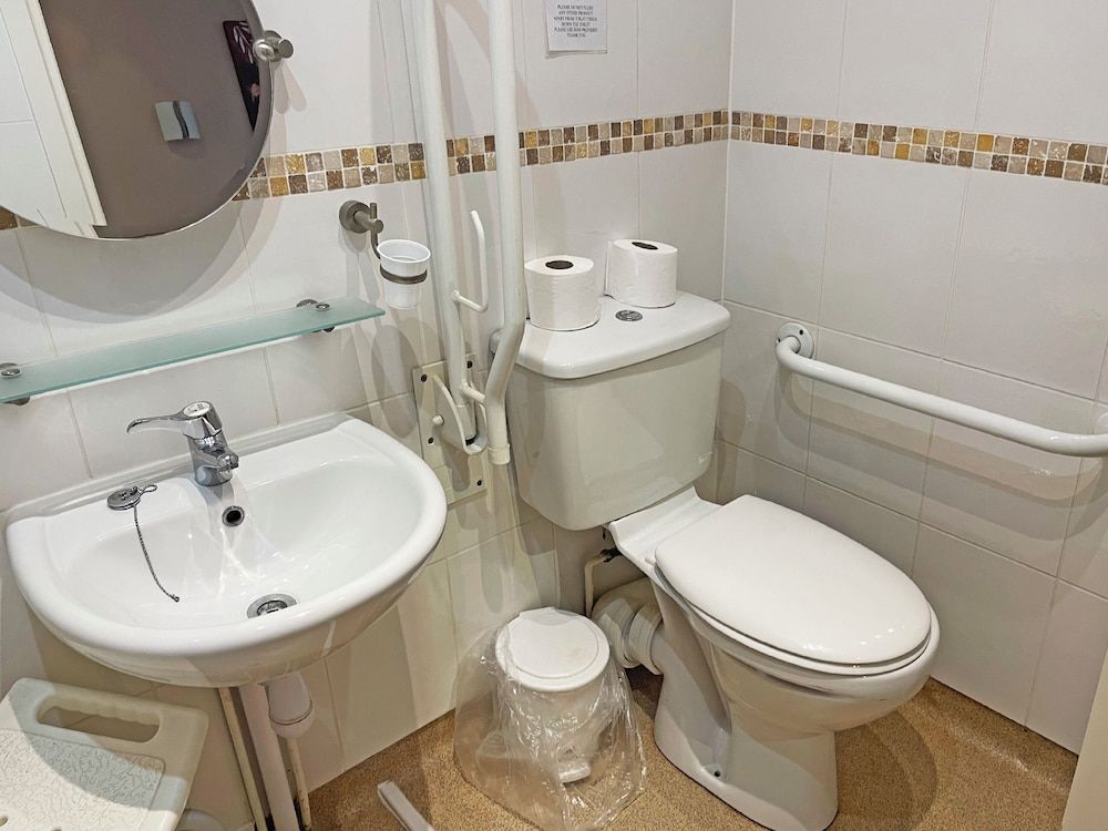 The President Hotel Standard Twin Room, 2 Twin Beds 10