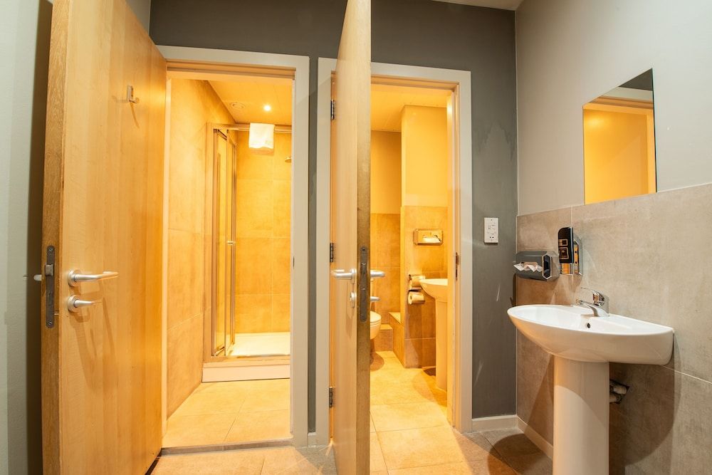 undefined a&o Edinburgh City - Hostel 10