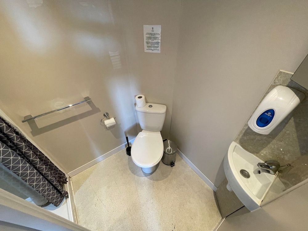 The Jubilee Hotel East- with Spa Facilities Silver Family of 3 14