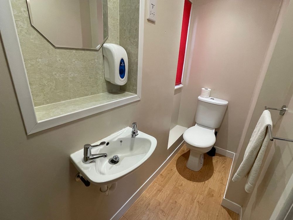 The Jubilee Hotel East- with Spa Facilities Silver Family of 3 10