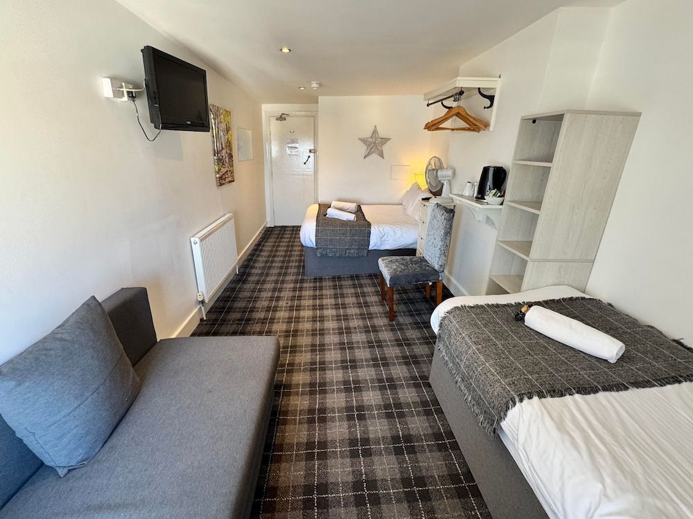 The Jubilee Hotel East- with Spa Facilities Silver Seaview Family of 3