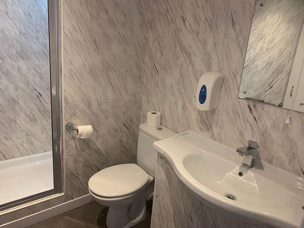 The Jubilee Hotel East- with Spa Facilities Silver Seaview Family of 3 6