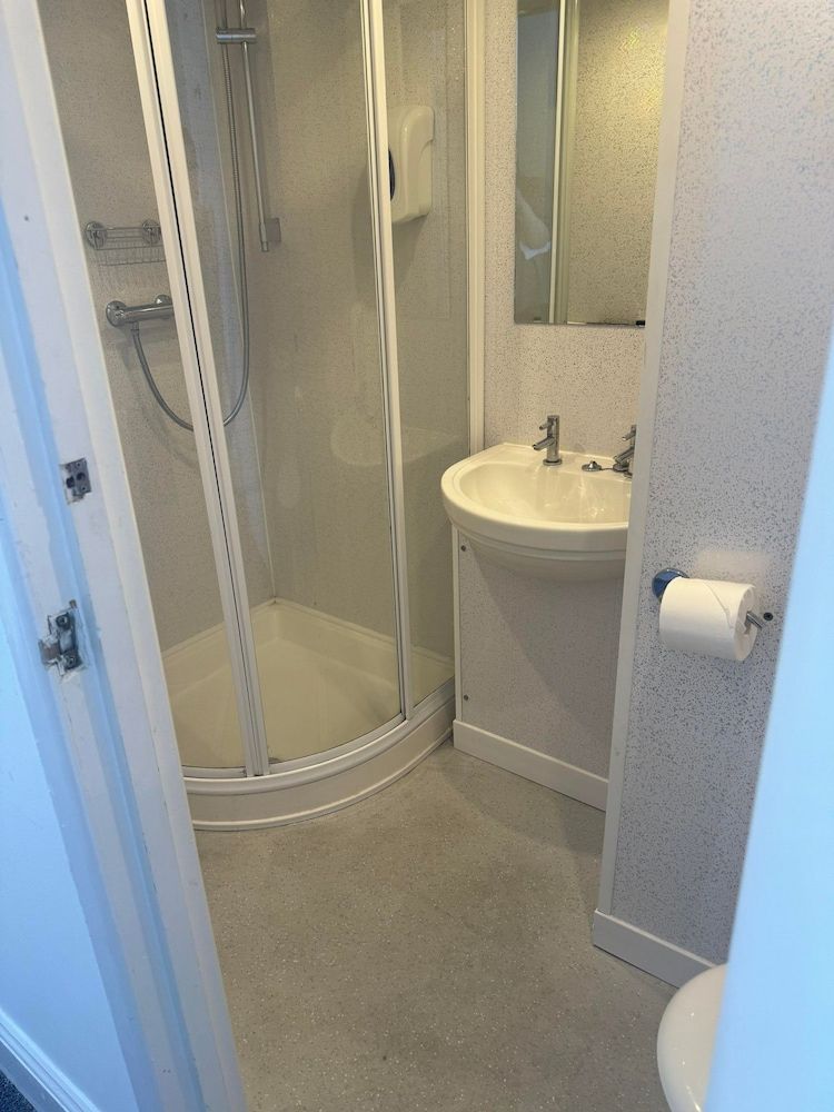 The Jubilee Hotel East- with Spa Facilities Silver Family of 3 12