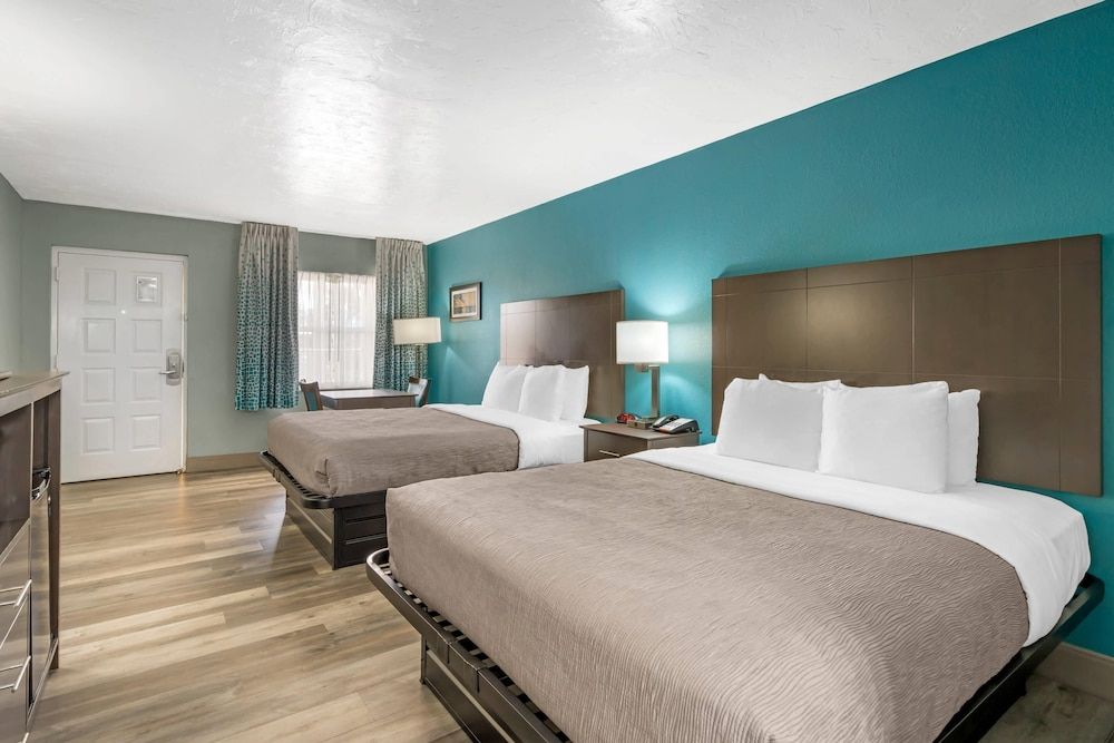 Room, 2 Queen Beds, Non Smoking