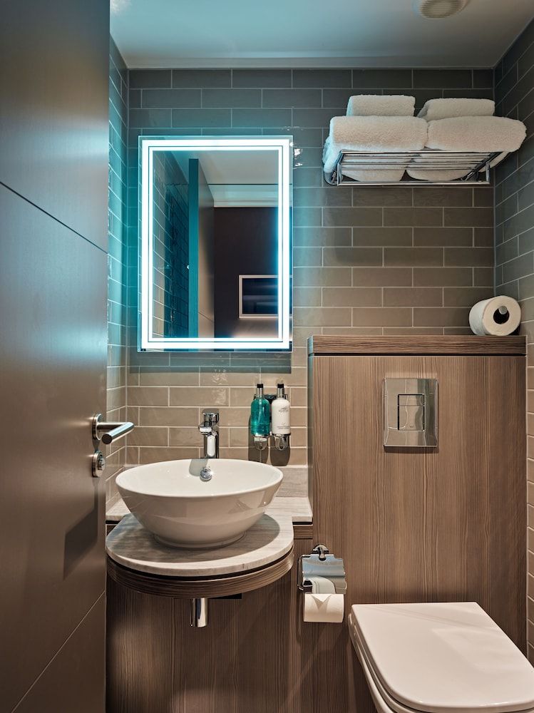 Best Western Plus Vauxhall Hotel Standard Room, 1 Double Bed, Non Smoking, No Windows 4