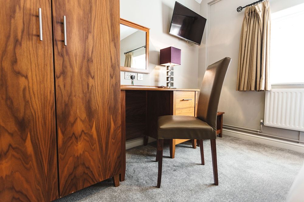 The Dog and Doublet Inn Double Room 16