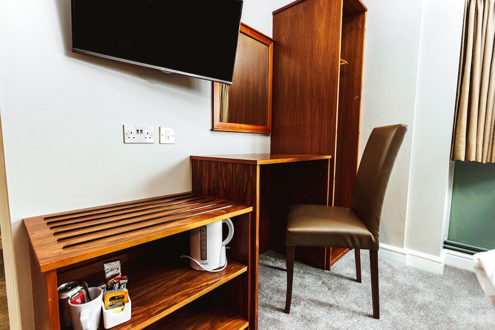 The Dog and Doublet Inn Single Room 4