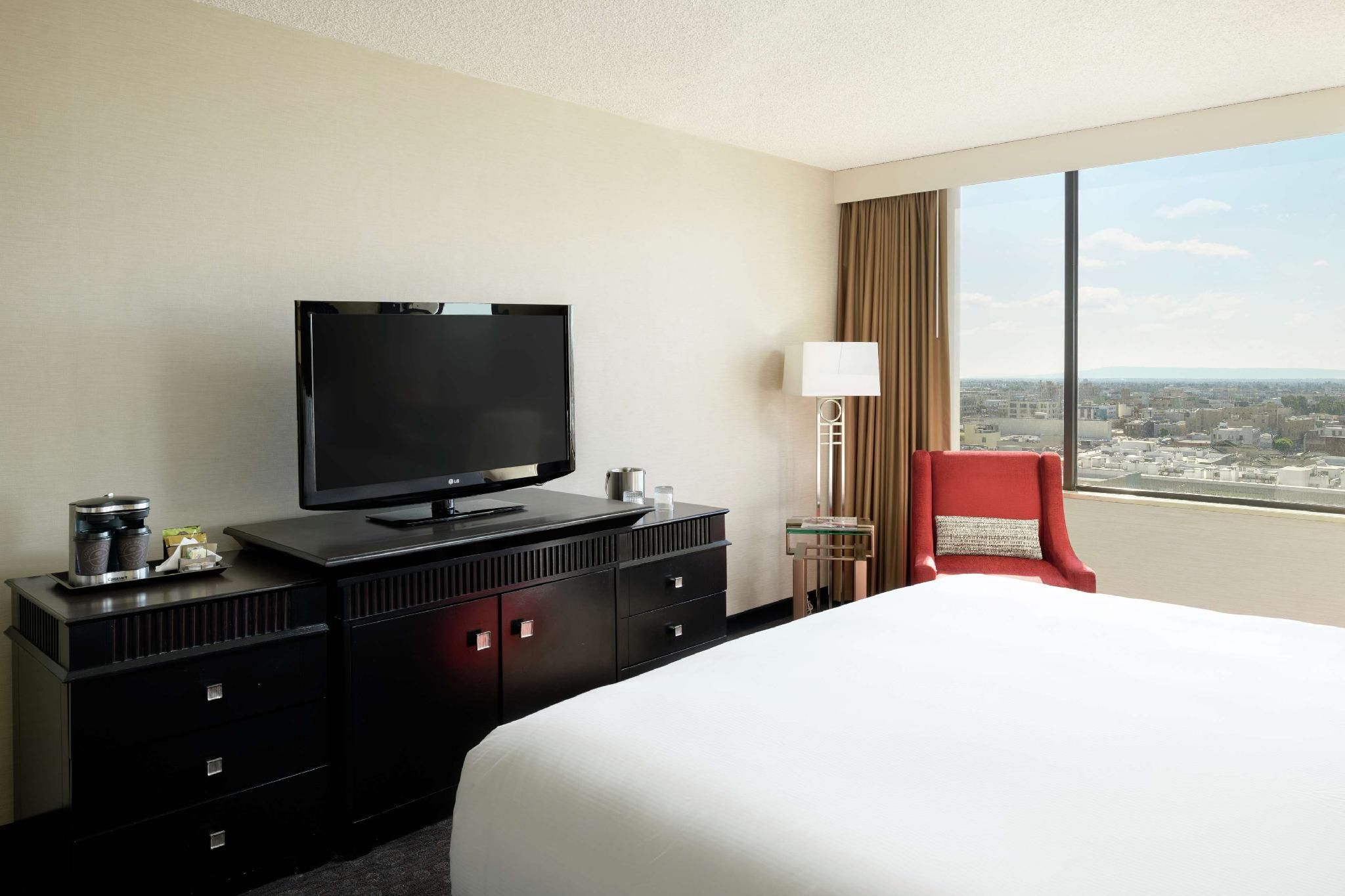 undefined DoubleTree by Hilton Hotel Los Angeles Downtown 10