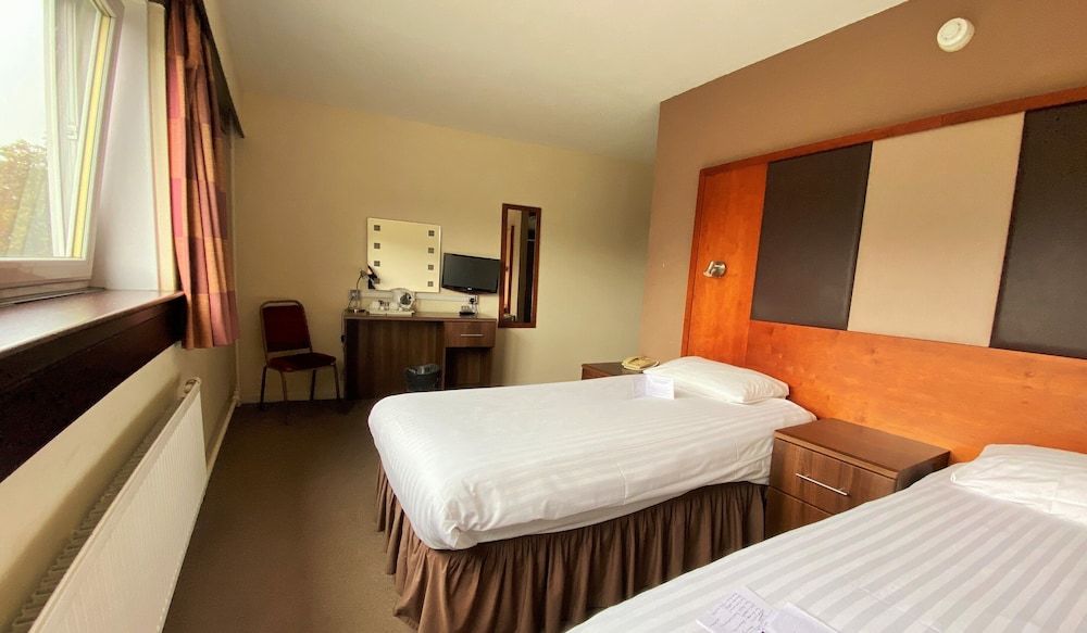 The Normandy Hotel Standard Twin Room 3