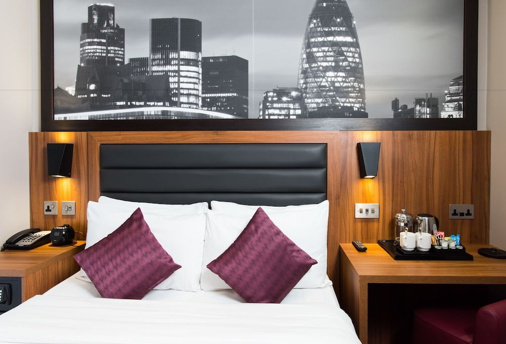 London Court Hotel Classic Double Room 3