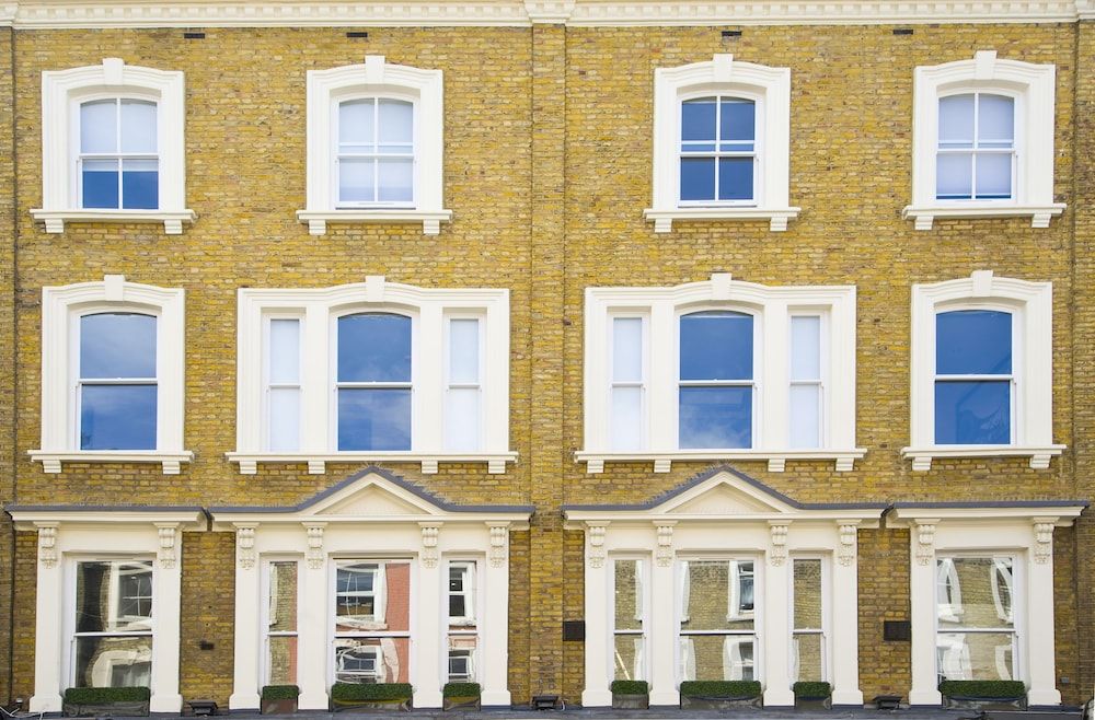 undefined London Court Hotel 6