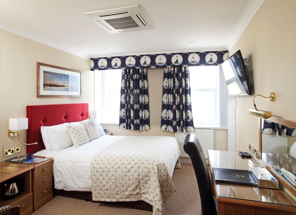 Imperial Hotel Double Room, 1 King Bed, Sea View 6