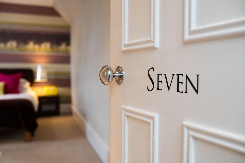 The Victoria Double Room 5