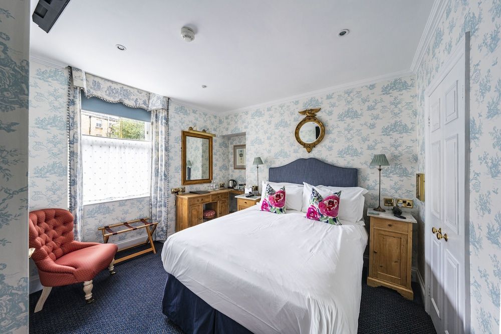 The Kennard Standard Double Room, Ensuite 5