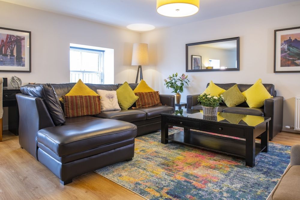 Inverness City Suites Executive Apartment, 2 Bedrooms, City View ( 2-7 High Street) 8