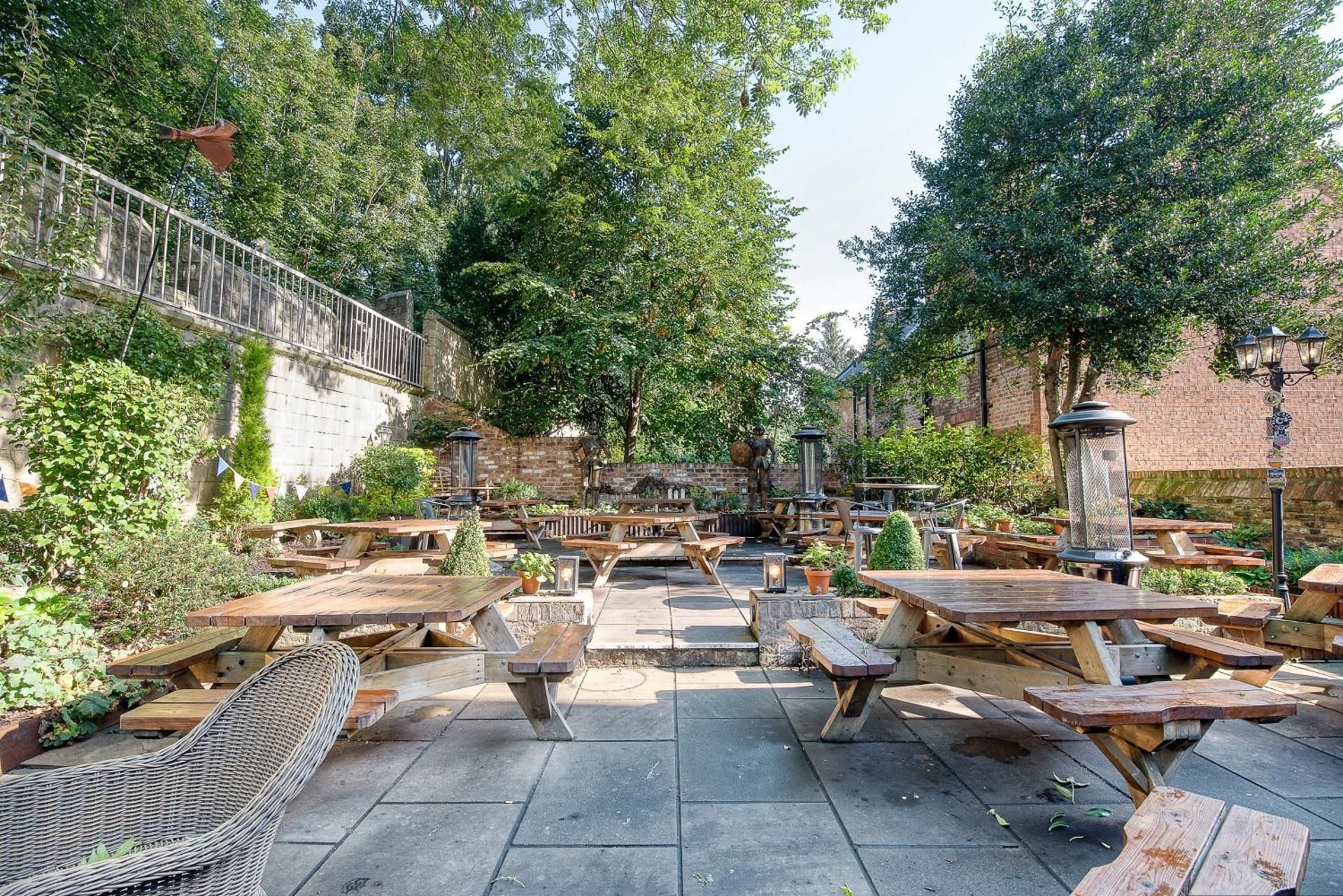 undefined The Fat Badger  9