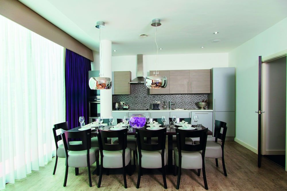 undefined Epic Apart Hotel - Seel Street