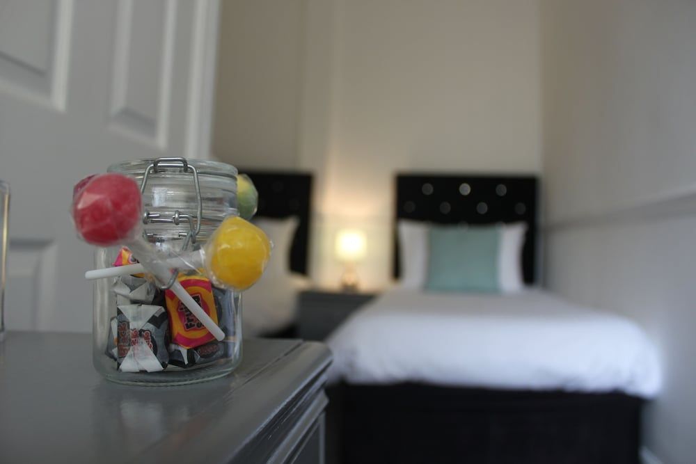 The Millbrook B & B Family Room (Room 1) 5