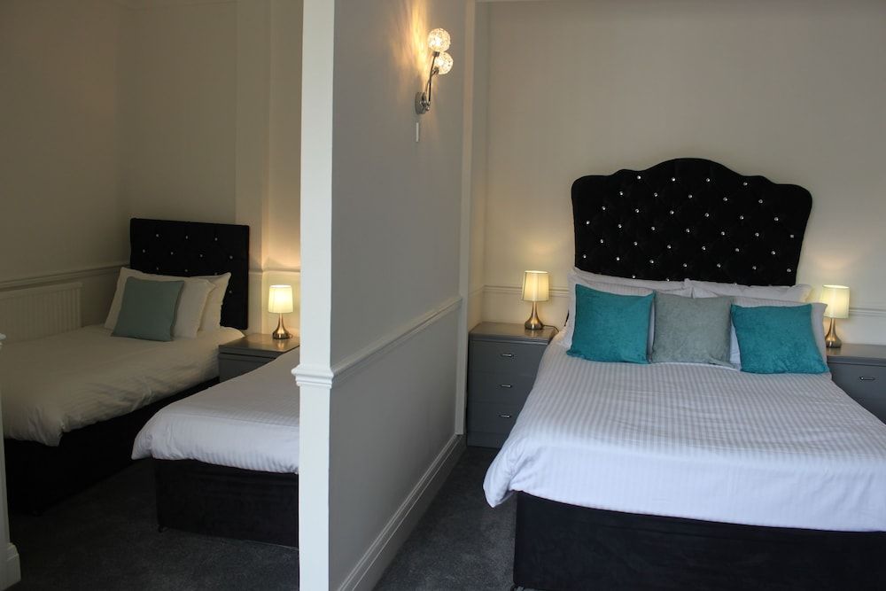 The Millbrook B & B Family Room (Room 1) 4