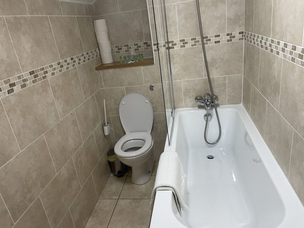 19th Hole Hotel Family Room 5