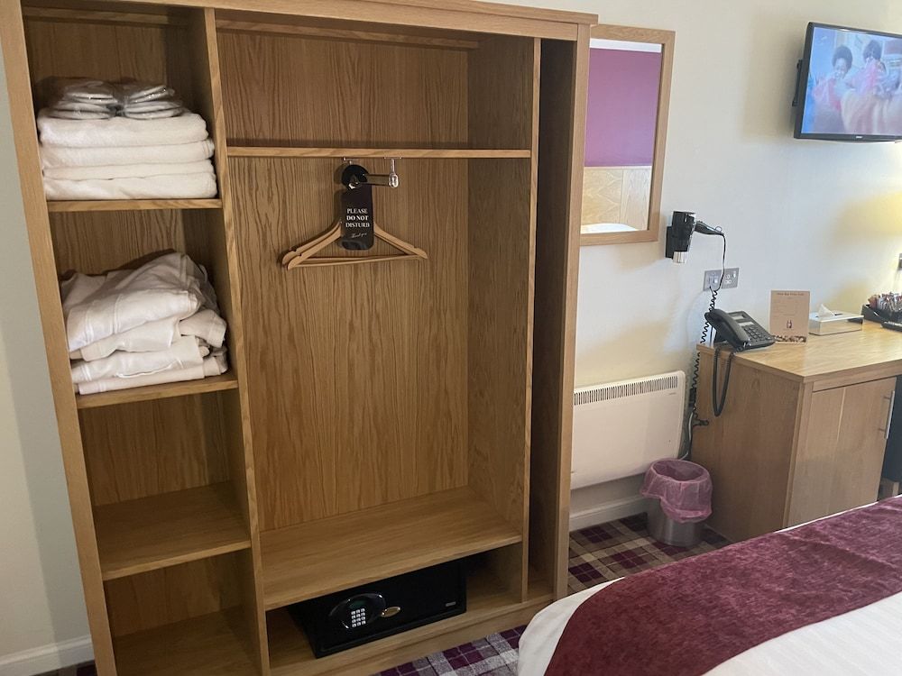 19th Hole Hotel Family Room 8