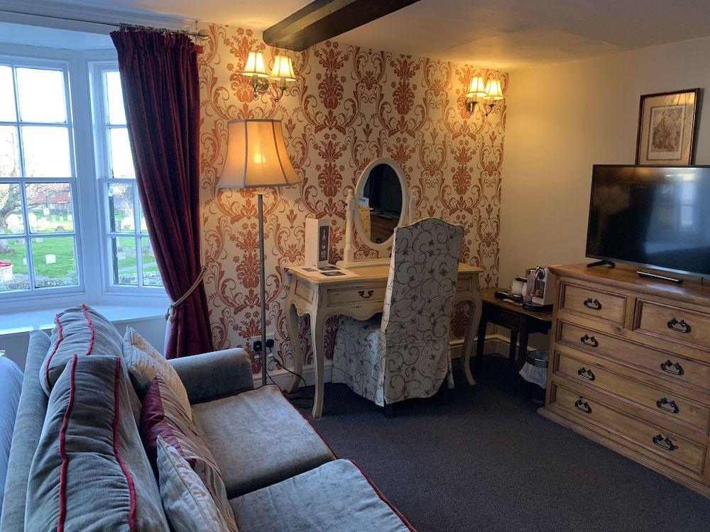 The New Inn Superior Double Room, Ensuite 5