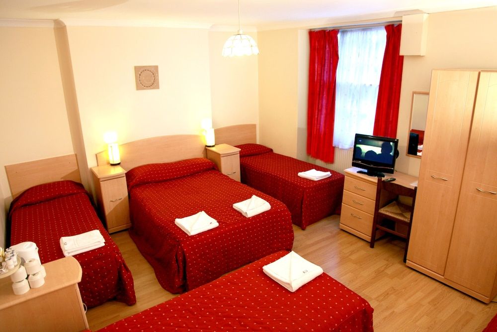 undefined Elmwood Hotel 4