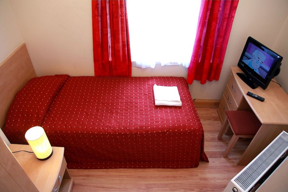 undefined Elmwood Hotel 5