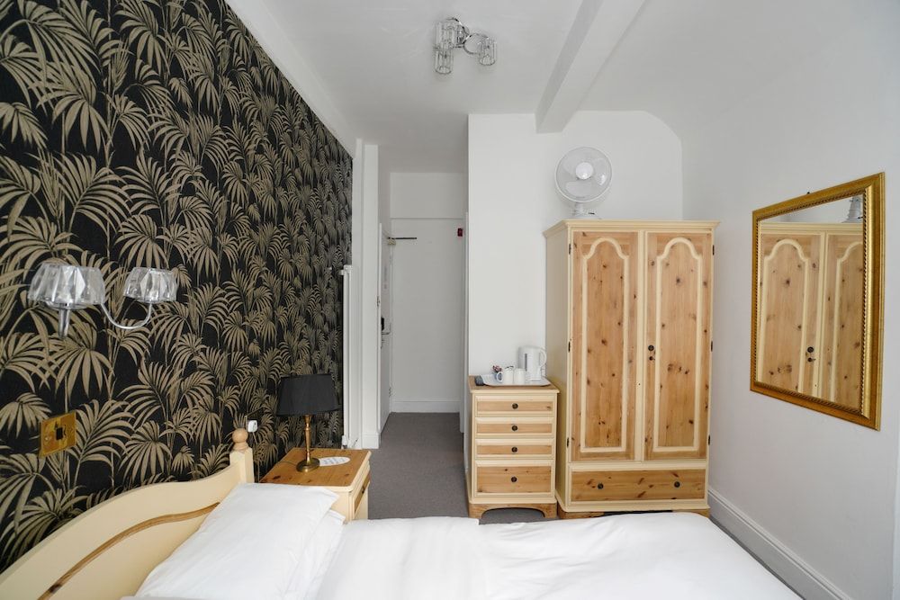 Three Queens Hotel Standard Twin Room, 2 Twin Beds