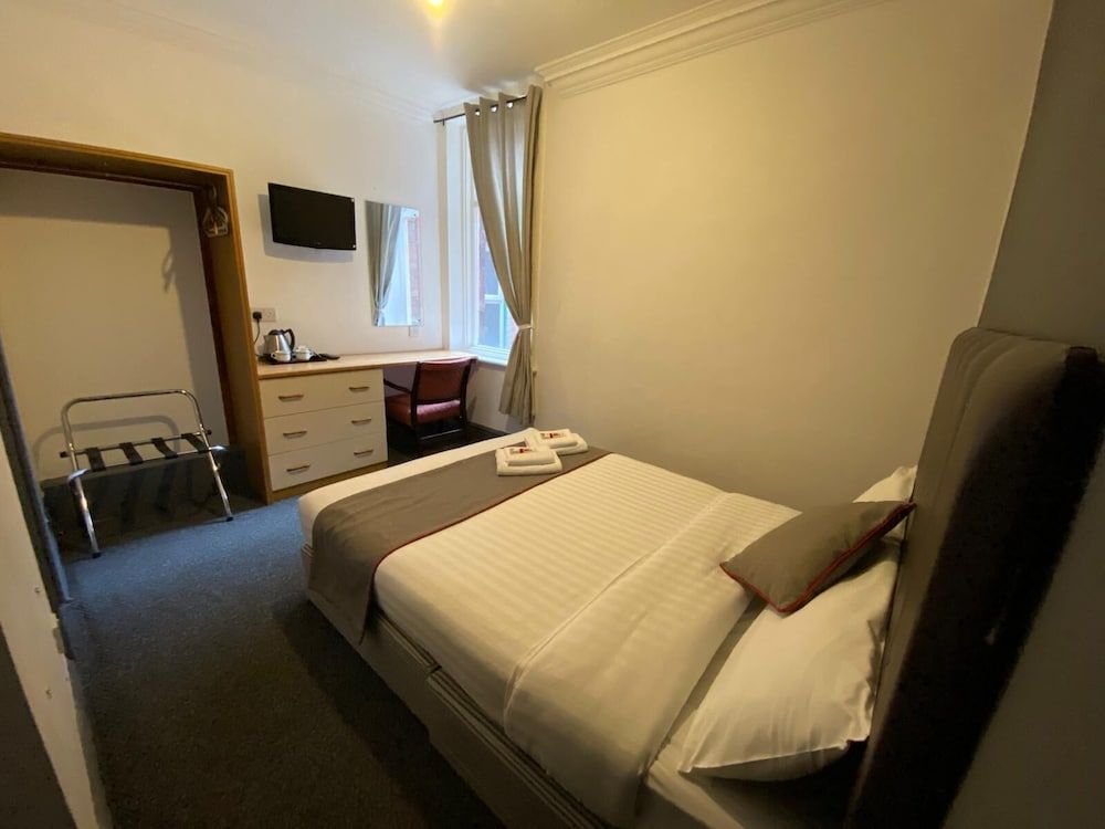 undefined Alumhurst Hotel 4
