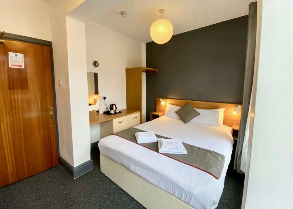 undefined Alumhurst Hotel 3