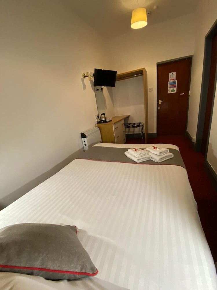 undefined Alumhurst Hotel 6