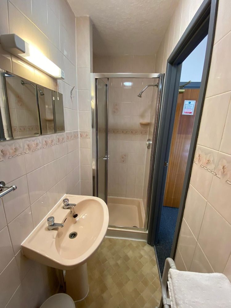 undefined Alumhurst Hotel 7