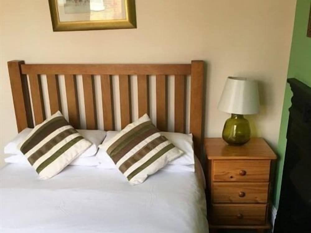 The Kings Arms Double Room, Ensuite 2
