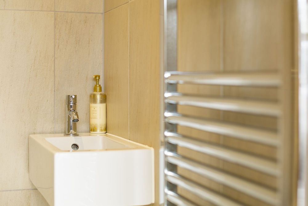 Hillcroft Self Catering Family Chalet, 1 Bedroom 6