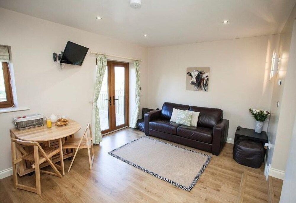 Hillcroft Self Catering Family Chalet, 1 Bedroom 7